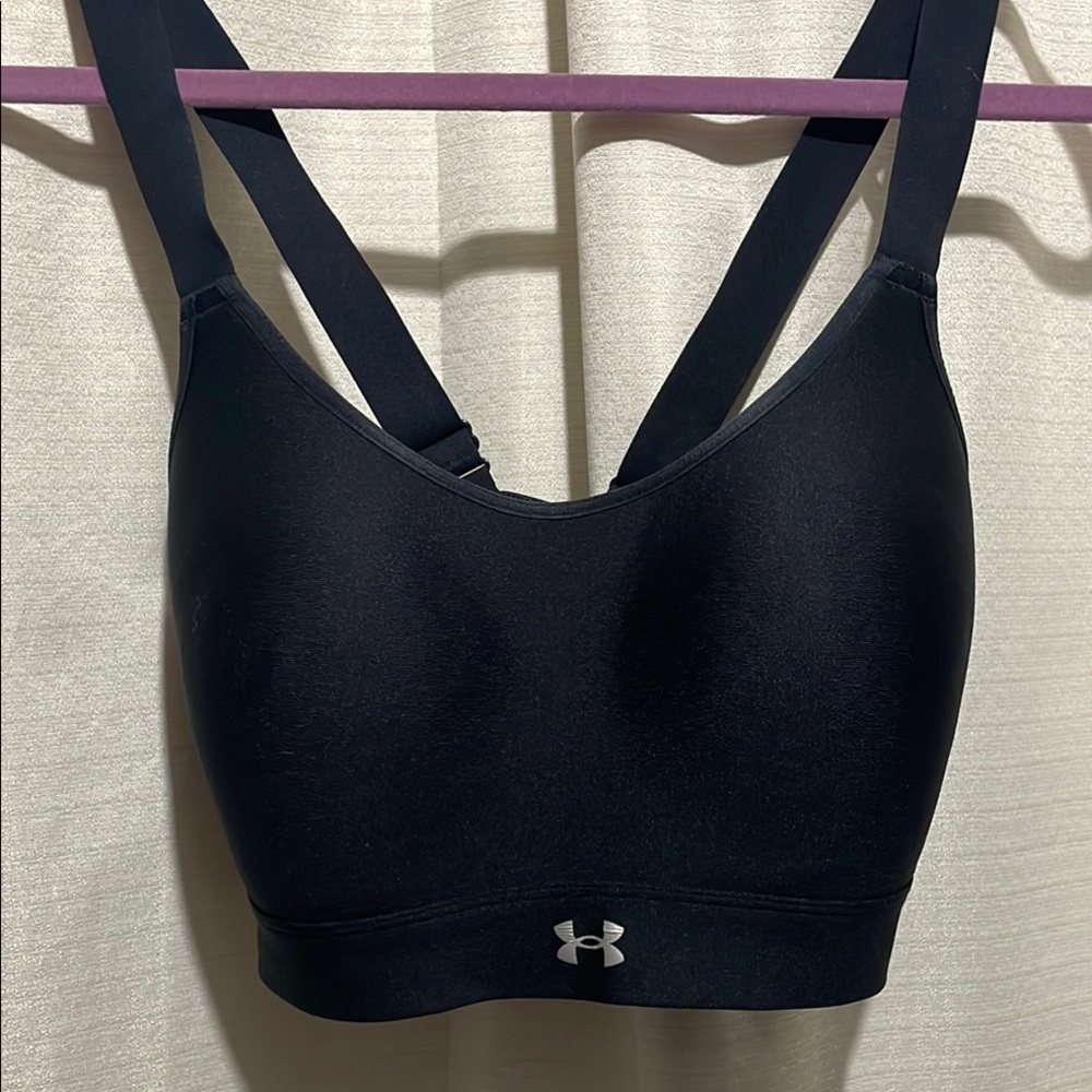 Under Armour Black Sports Bra Moisture-Wicking V-Back